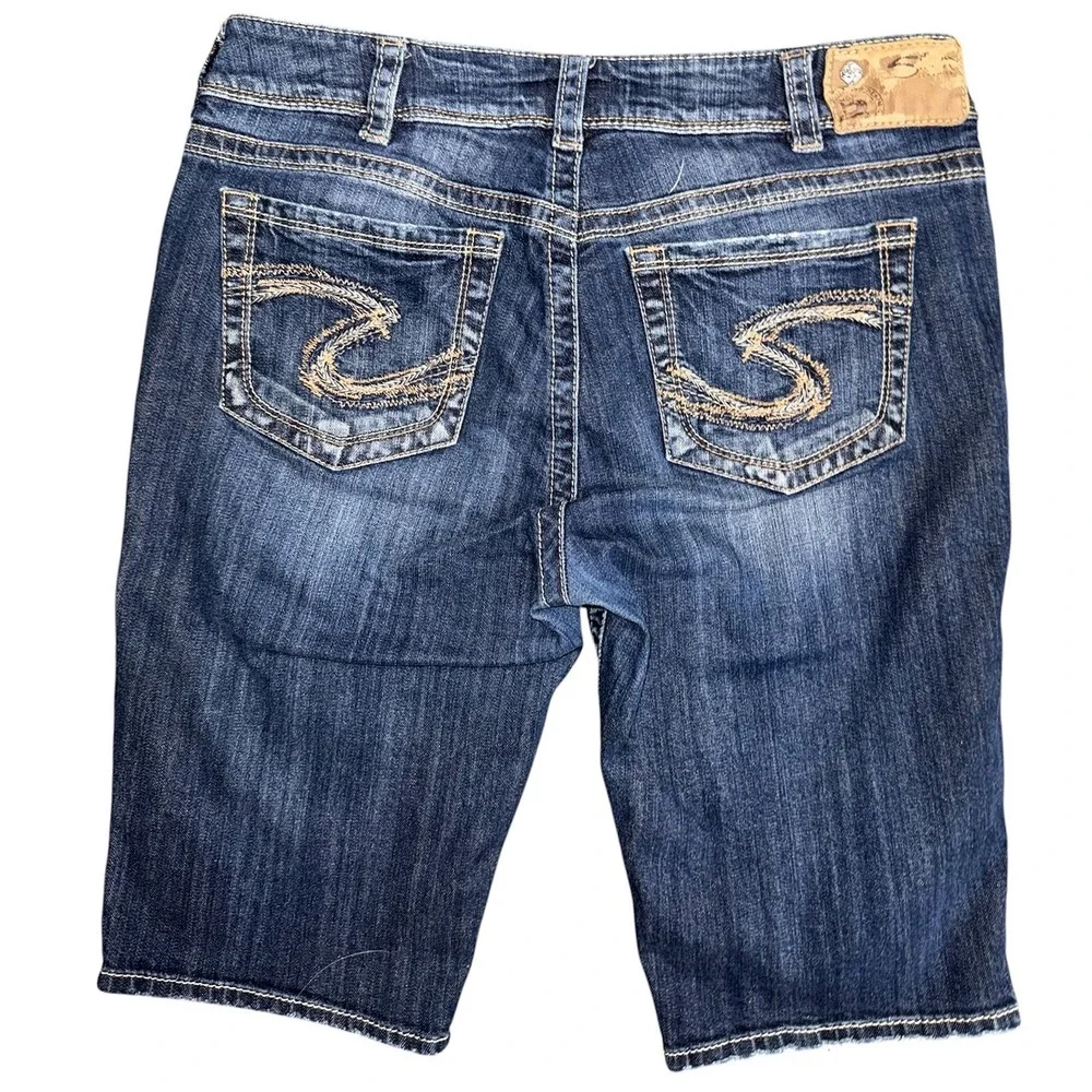 Silver Jeans Co Suki Mid Rise Curvy Bermuda Denim Shorts Dark Wash W31 L11